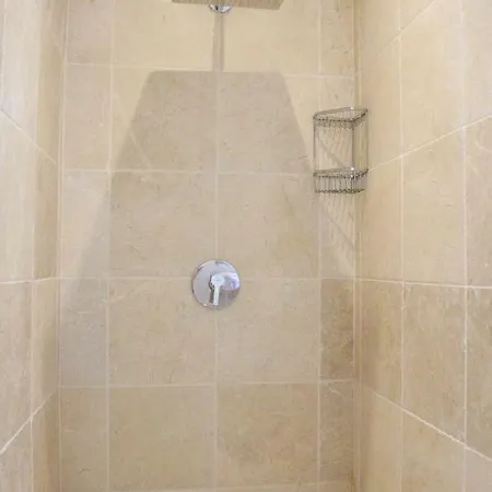 L'hotel Particulier Guilhon Bed & Breakfast 4*